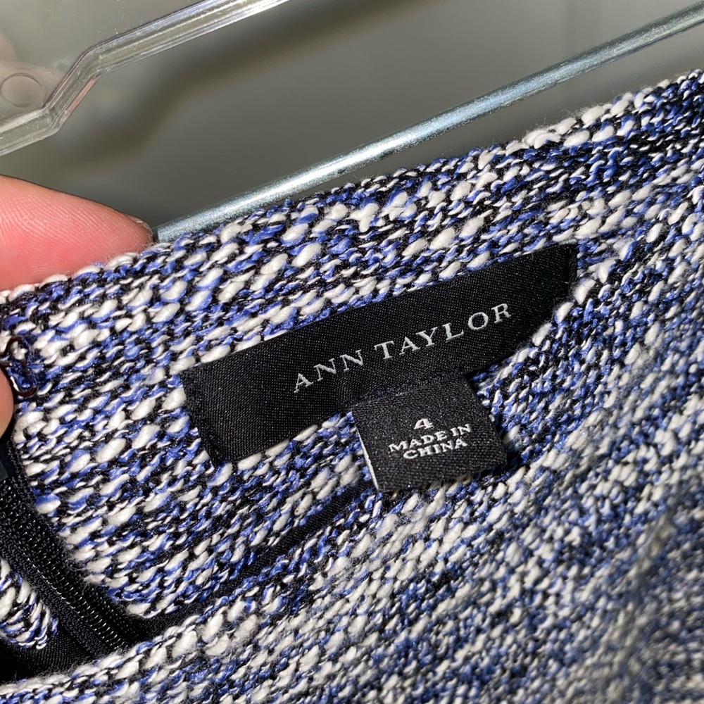 Ann Taylor - Woven Skirt - Size 4